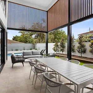  Holiday home Maia House Coolum Australia